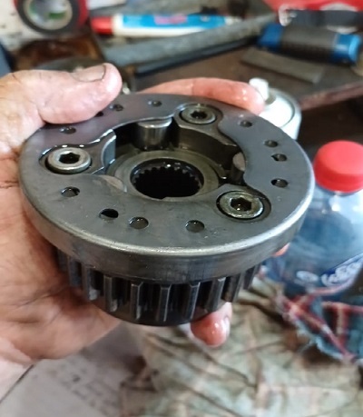 At last... the starter clutch is in hand
